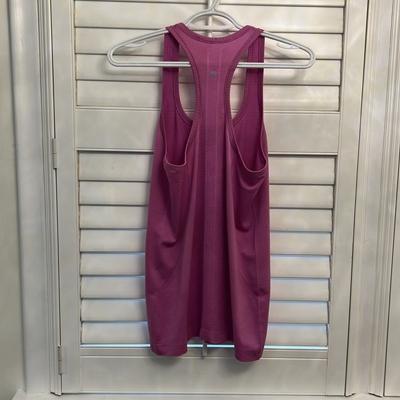 Pink tank small pull on front. Size 10 I think. No longer has tag - Picture 4 of 4